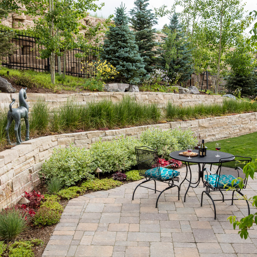 C&H Landscaping Front Courtyard Flagstone Landscape Design